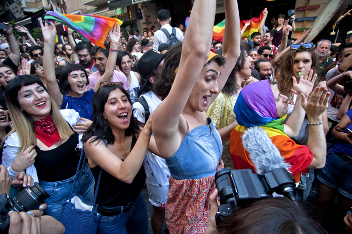 LGBTİ +Onur Yürüyüşü'ne polis müdahale etti